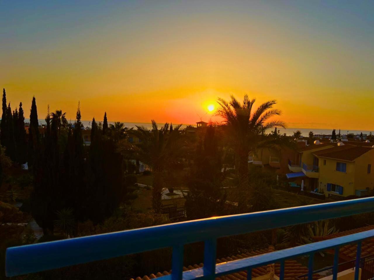 Ocean Sunset Apartment Paphos Kültér fotó